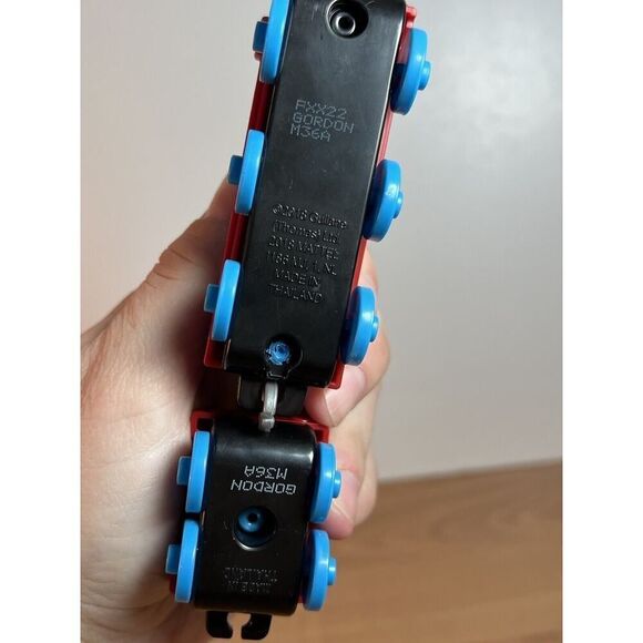 Thomas The Train Friends Push Along Gordon Engine & Tender 2018 Gullane - Picture 8 of 9